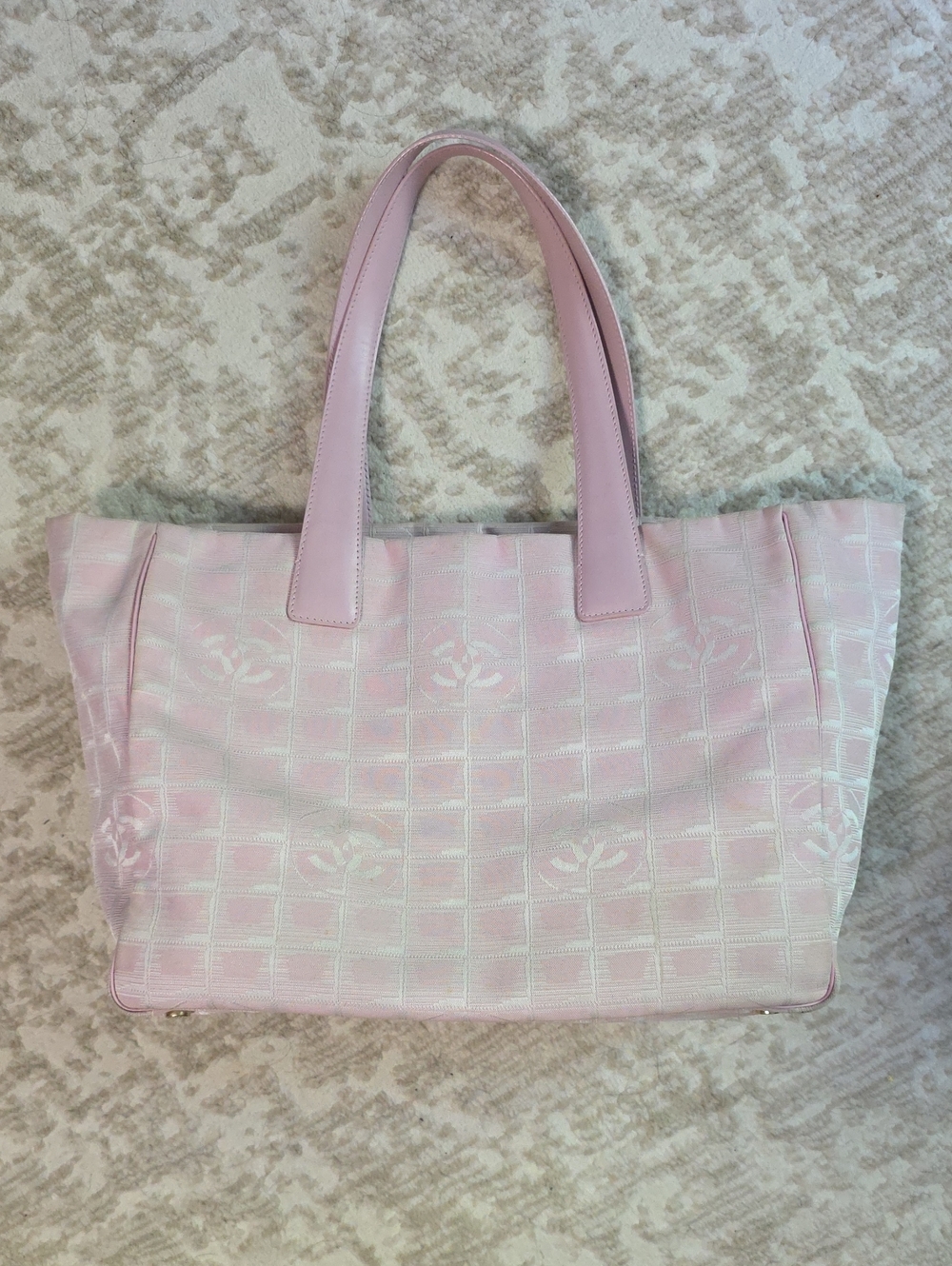 CHANEL Pink Nylon CC Logo Travel Line Tote Bag - Picture 7 of 16
